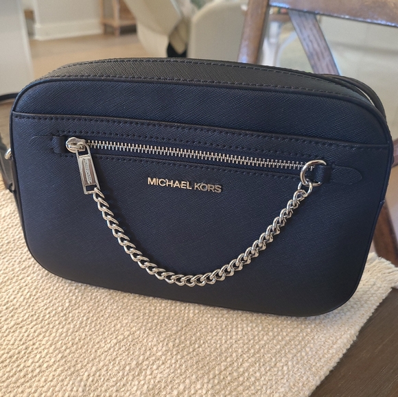 Michael Kors Handbags - Michael Kors jet set crossbody bag